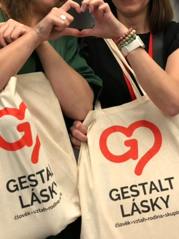 Tašky z konference Gestalt lásky